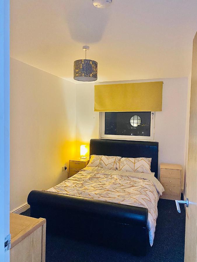 Unique View Of Anfield Stadium - Charming 2 Bedroom Apartment In Liverpool With Parking Экстерьер фото