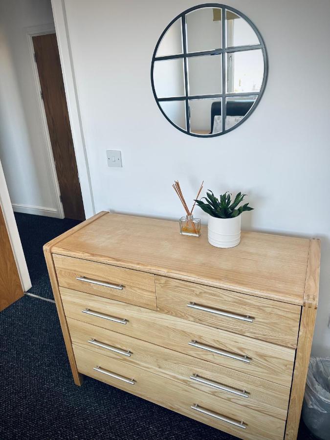 Unique View Of Anfield Stadium - Charming 2 Bedroom Apartment In Liverpool With Parking Экстерьер фото