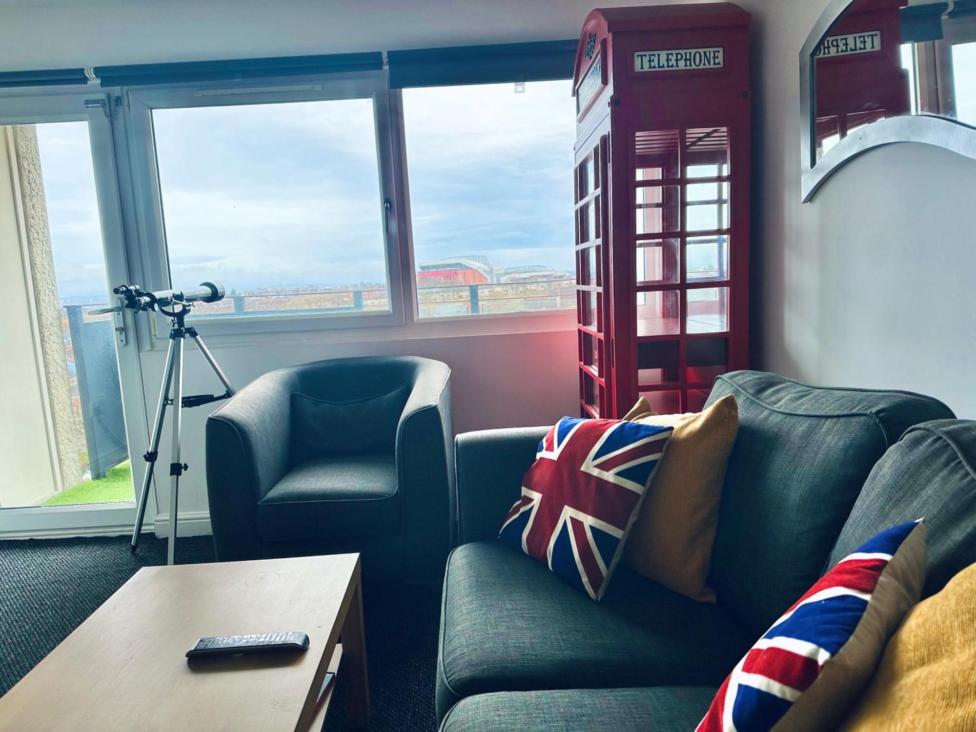 Unique View Of Anfield Stadium - Charming 2 Bedroom Apartment In Liverpool With Parking Экстерьер фото