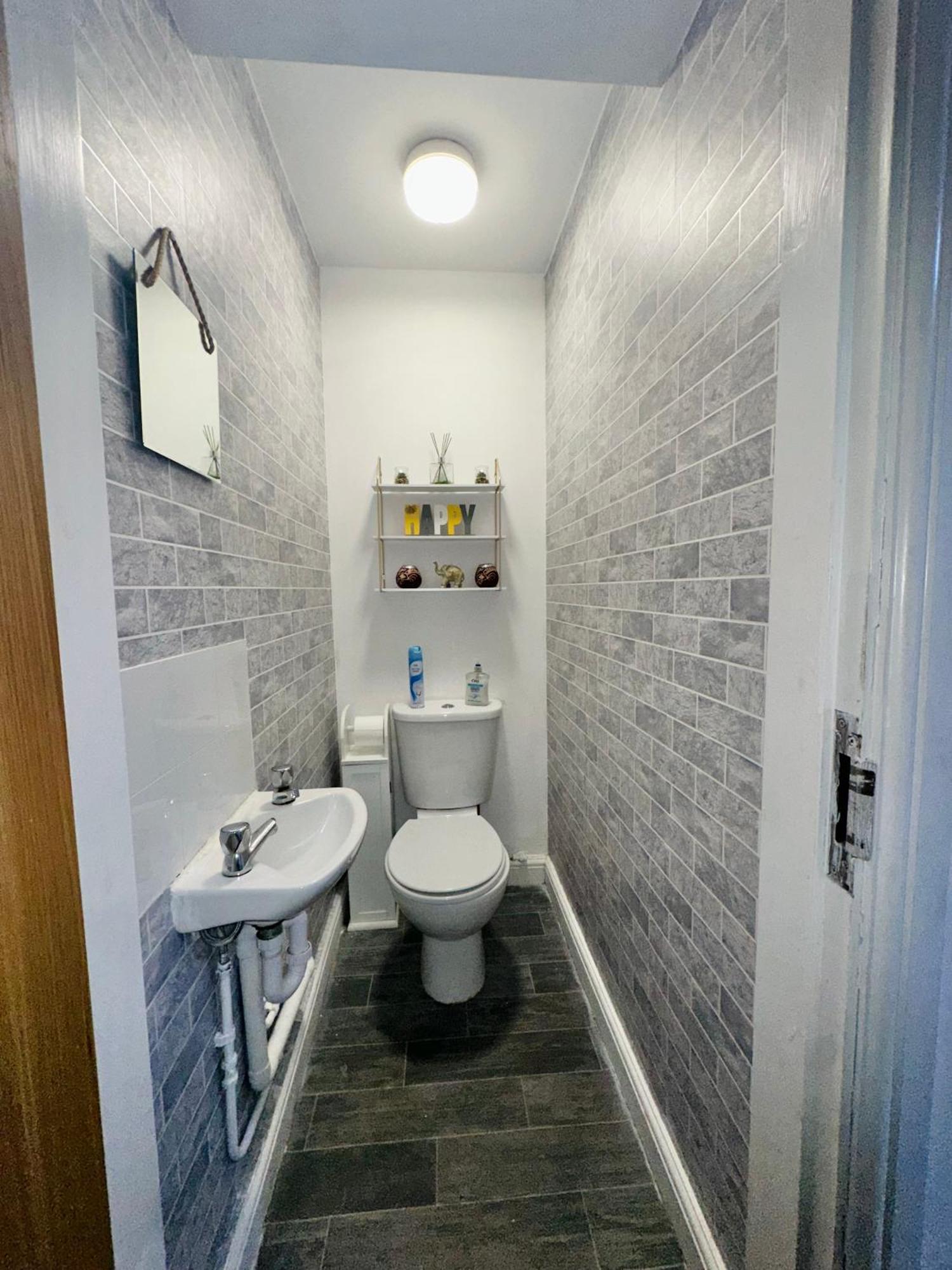 Unique View Of Anfield Stadium - Charming 2 Bedroom Apartment In Liverpool With Parking Экстерьер фото